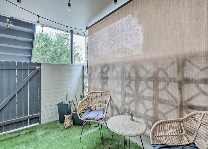 Walk To Fashion Square! Snowbird W/ Pool Holiday home *